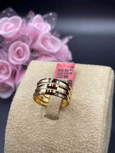 ‏خاتم ذهب عيار 21 وزن 4.53 ‏مقاس 12 هندي.. ‏6 أمري...