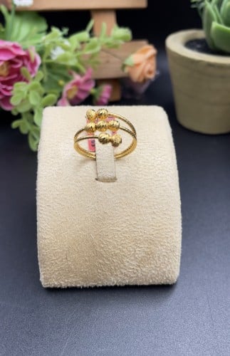 خاتم ذهب عيار 21الوزن 4.03 المقاس 7ونص امريكي