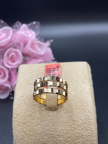 ‏خاتم ذهب عيار 21 وزن 6.63 ‏ ‏مقاس 16 هندي.. ‏7.5...