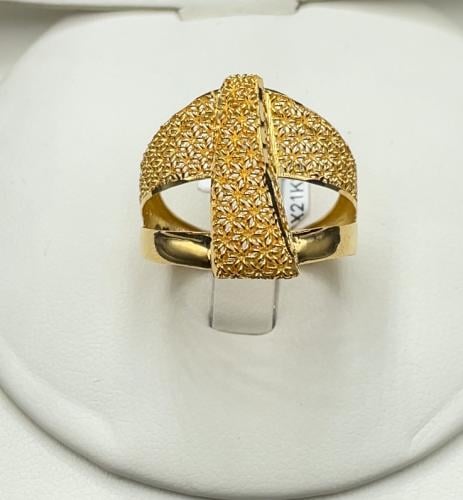 خاتم ذهب عيار 21 الوزن3.93 المقاس 8ونص امريكي