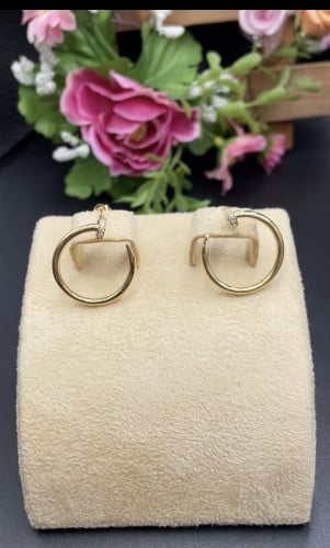 حلق ذهب عيار 18الوزن 3.56