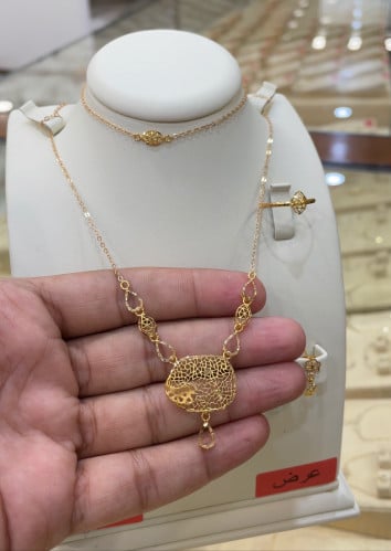 ‏طقم ذهب عيار 21 وزن 6.38