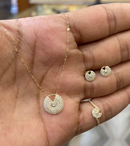 نص طقم ذهب عيار 18 وزن2.3