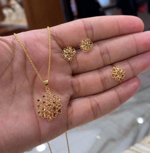 نص طقم ذهب عيار21 وزن5.67