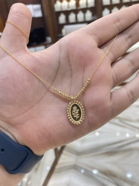 عقد ذهب عيار 21 وزن 4.89