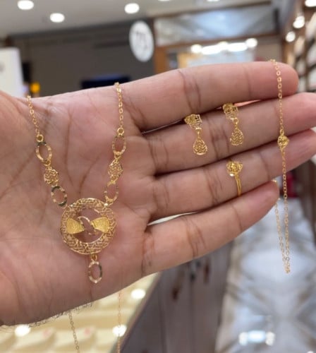 طـقم ذهب عيار 21 وزن 6.5