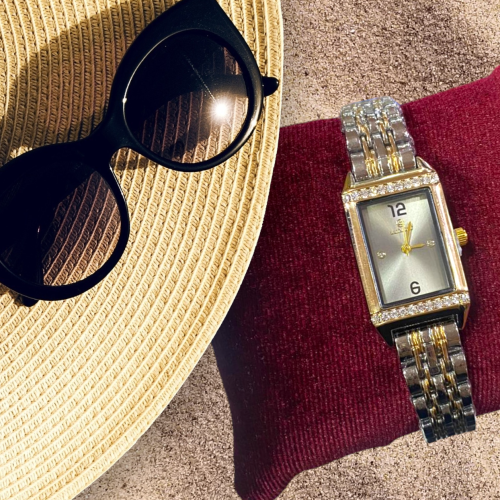 ساعة يد نسائية ضد الماء