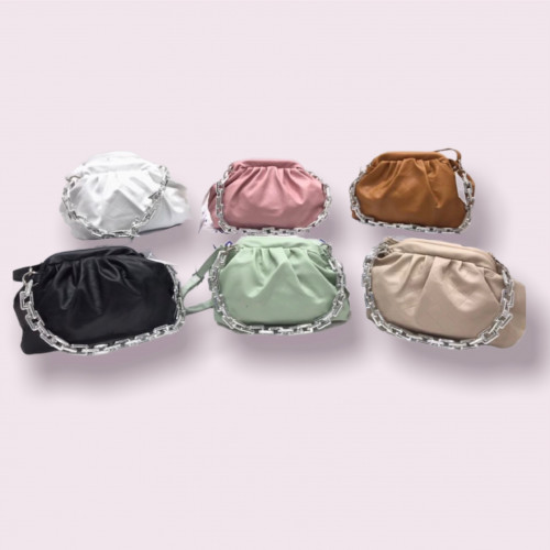 شنطة يد بسلسلة قصيرة