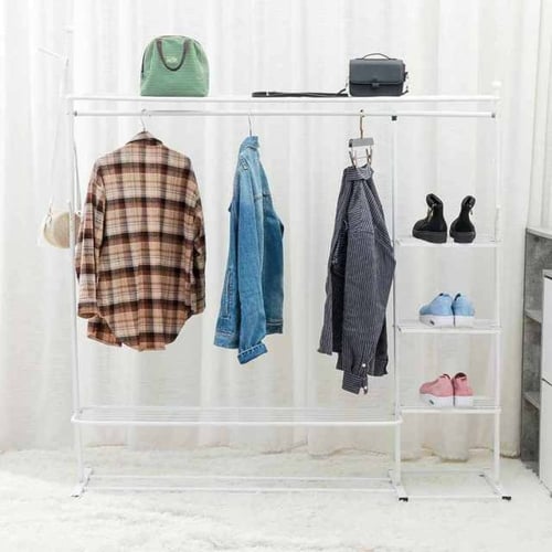 علاقة تنظيم الملابس ابيض