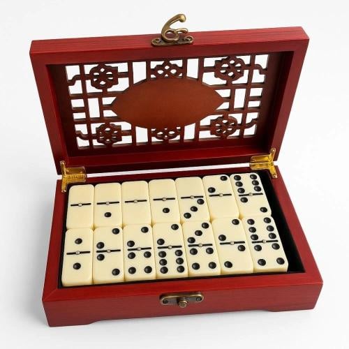 لعبة الدومينو الفاخرة – بتصميم خشبي أنيق