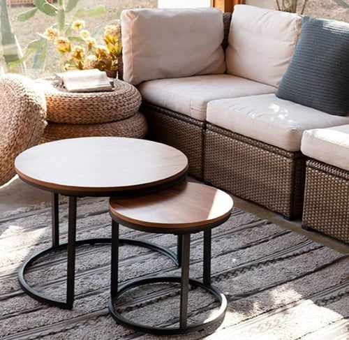 طقم طاولات قهوة وسط خشب بقواعد معدن