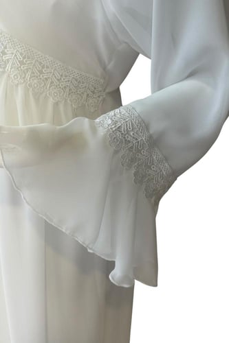 روب نفاس شيفون طويل باللون الابيض