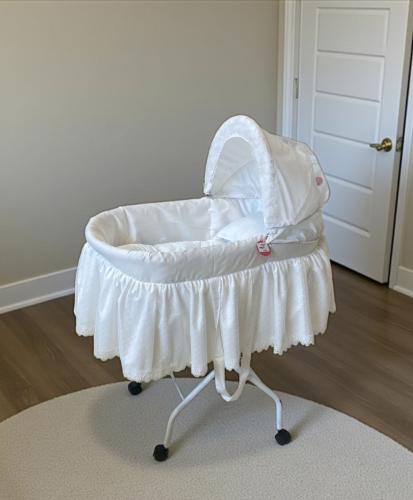 سلة موسى مع القاعدة بعجلات