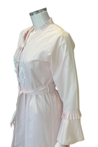 روب استقبال انيق بلون وردي فاتح