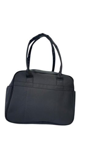 شنطة مواليد كبيرة الحجم باللون الاسود