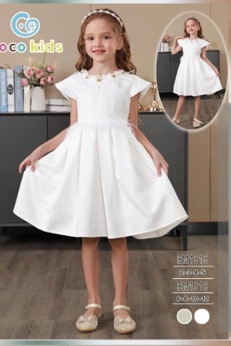 فستان أبيض بناتي