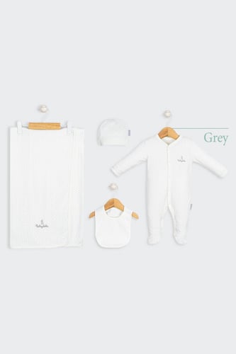 طقم ولادة​ أبيض 4 قطع