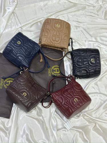 شنط اقنر AIGNER