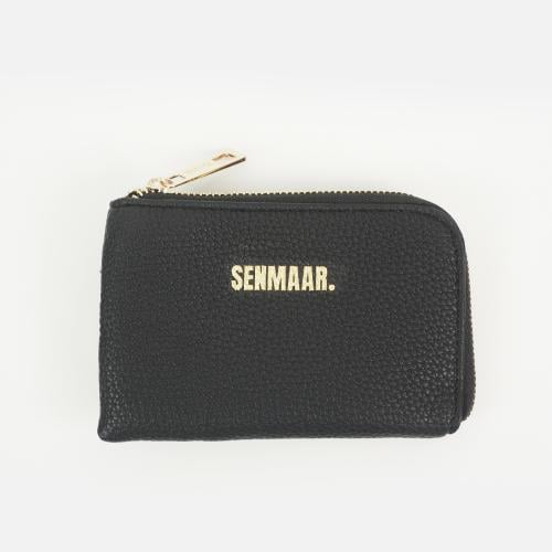 محفظة صغيرة سوداء