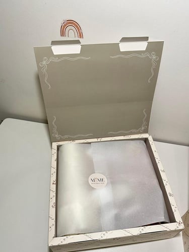 فستان تيد بيكر الابيض