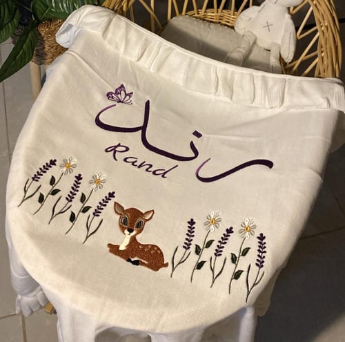 تطريز بطانية اسم وتصميم