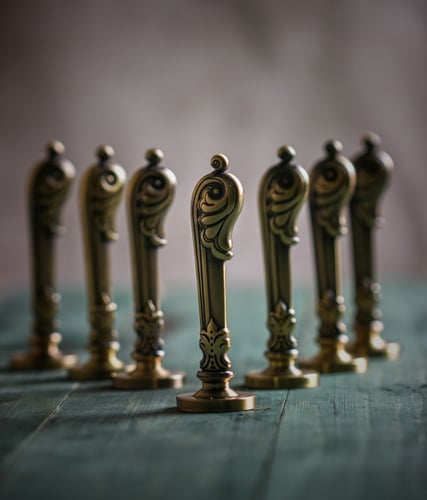 ختم شمعي ملكي بطابع فريد مصنوع لأجلك