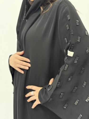 عباية من الكريب الأسود مشغولة بالشك -1002 -KA