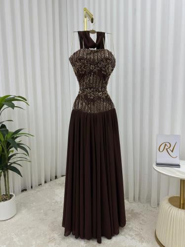 فستان بني تطريز