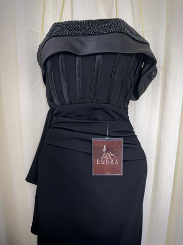 فستان اسود ملكي على فص