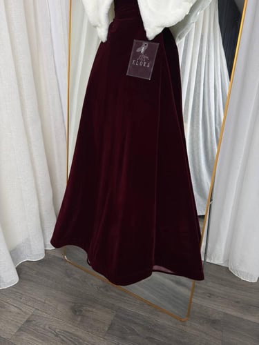 فستان مخمل عودي على جاكت