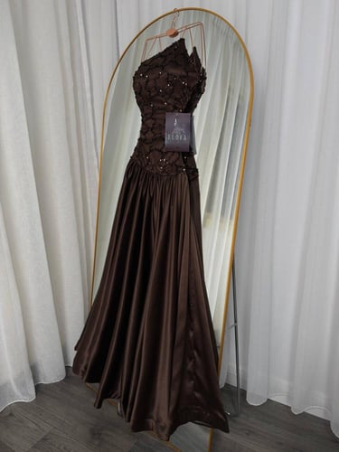 فستان بني سهره راقي للمناسبات