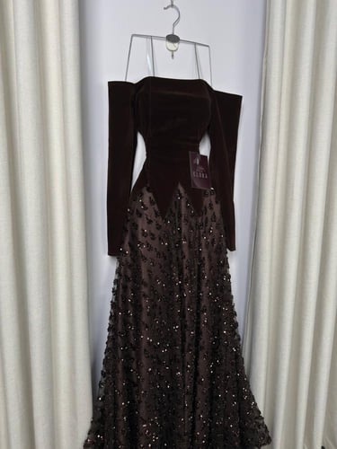 فستان مخمل بني راقي