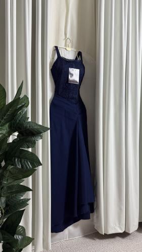 فستان كحلي دانتيل