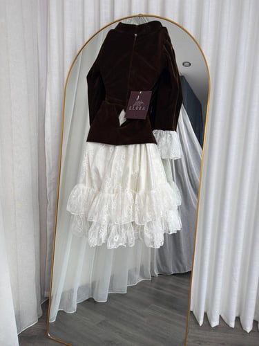 فستان ميدي بني على دانتيل