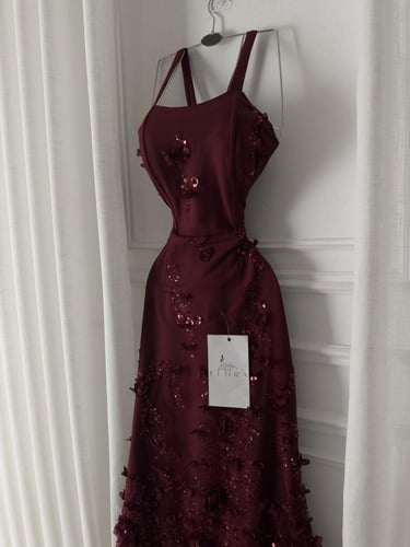 فستان عودي سهره راقي معا شال