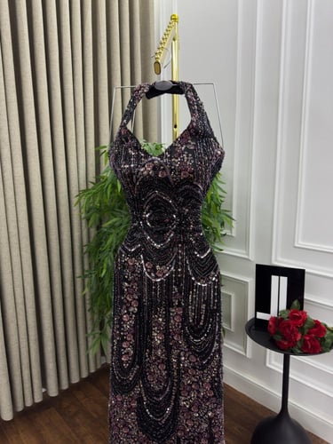 فستان اسود مميز