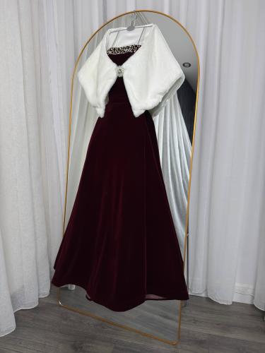 فستان مخمل عودي على جاكت