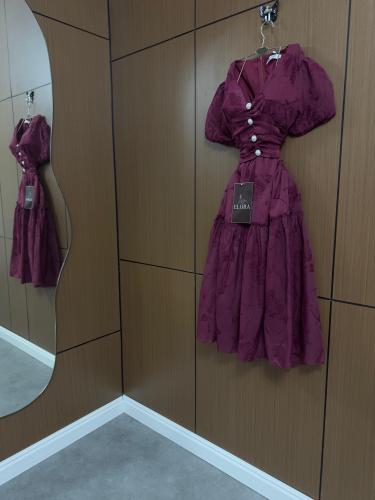 فستان ناعم بلون عنابي غامق