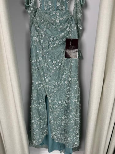 فستان سهره تطريز ورود