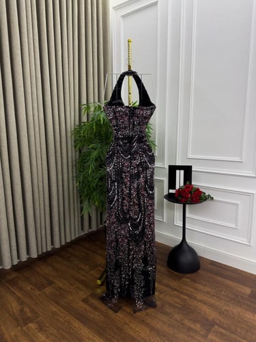 فستان اسود مميز