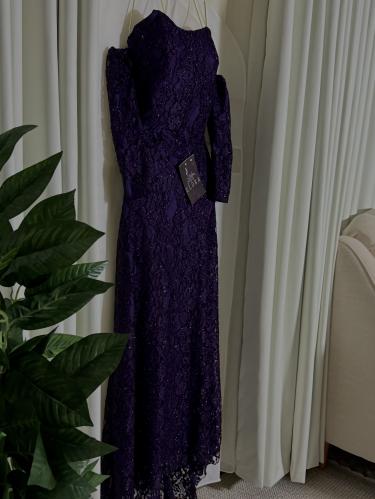 فستان دانتيل بنفسجي مبطن