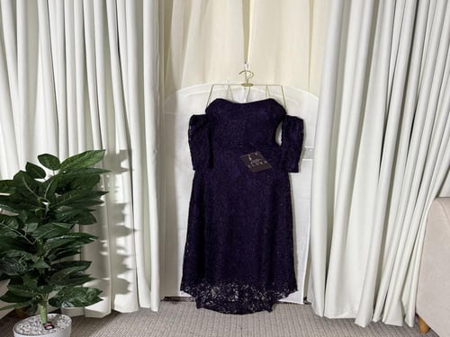 فستان دانتيل بنفسجي مبطن