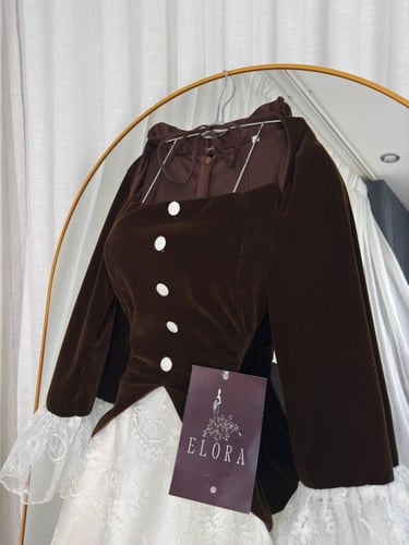 فستان ميدي بني على دانتيل