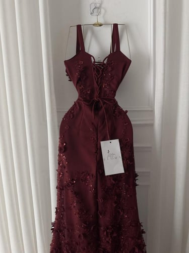 فستان عودي سهره راقي معا شال