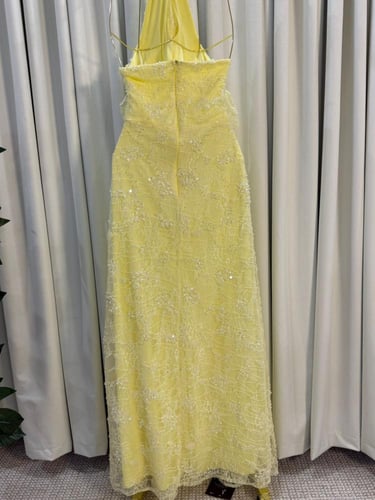 فستان ليموني مطرز شكً كامل