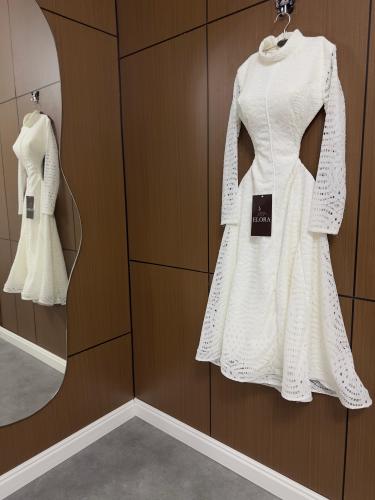 فستان دانتيل ابيض ساتر