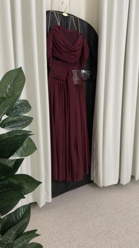 فستان دانتيل عنابي