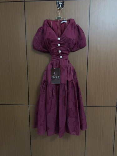 فستان ناعم بلون عنابي غامق