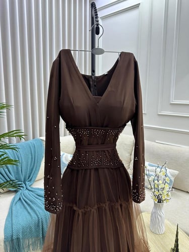 فستان باربي على ترتر بني