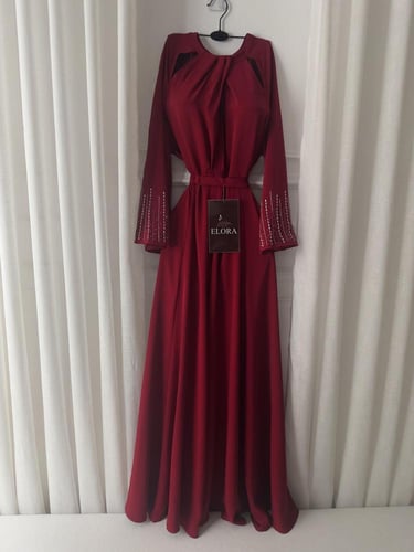 فستان وهج العنابي